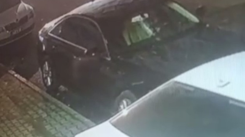 Polisin aracına  “Bu daha başlangıç” tehditi