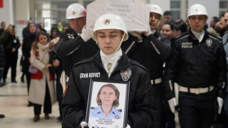 Polis memuru Sevda'ya acı veda