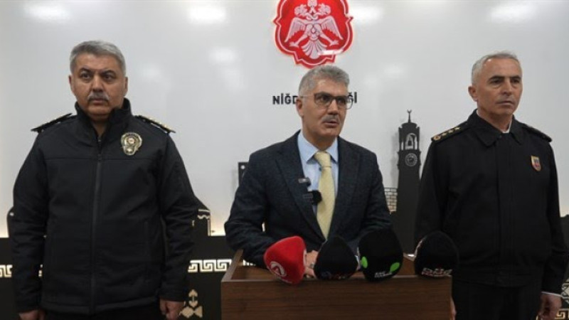 İhbara giden polislere bıçak ve keserli saldırı: 2 polis yaralı