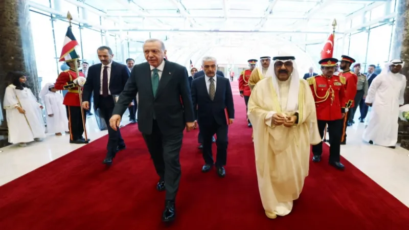 Cumhurbaşkanı Erdoğan, Körfez turunun ilk durağı Kuveyt’te! Kuveyt'le 4 anlaşma imzalandı