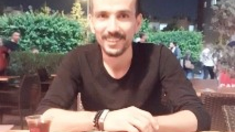 Bir Siyasetçi Kağıttan Yapılmış Uçak Olmamalı!